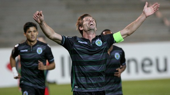 Jugadores del Sporting celebrando un tanto ante Maritimo. Twitter