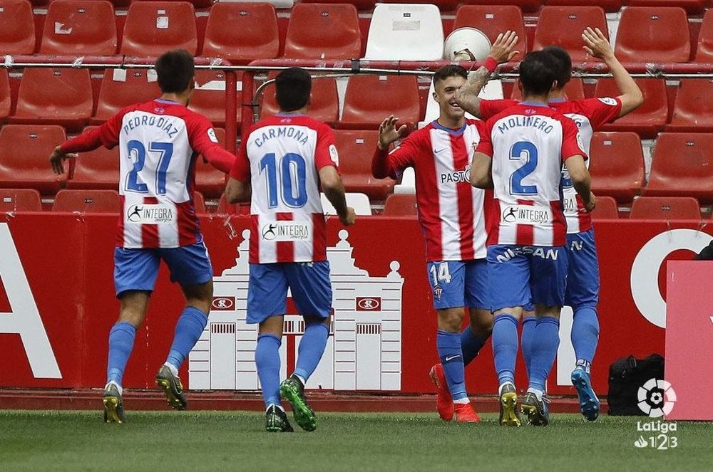 El Sporting de Gijón se despide con victoria ante el Cádiz. LaLiga
