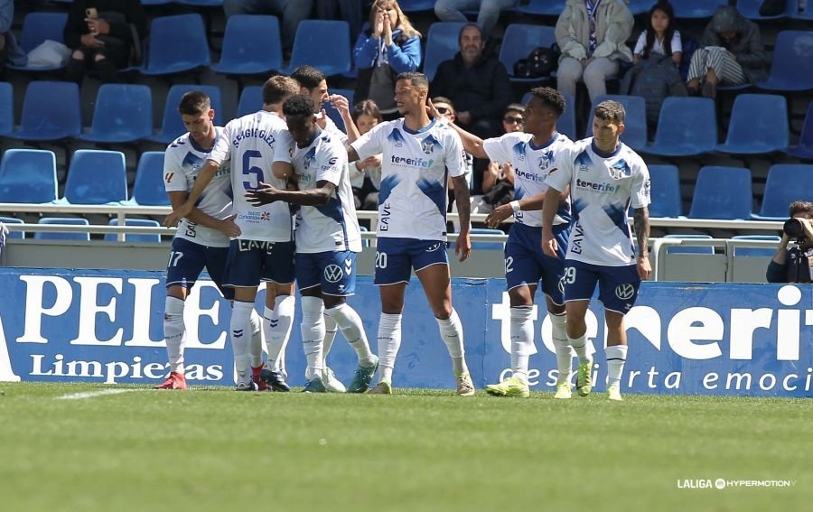 El Tenerife se da una alegría