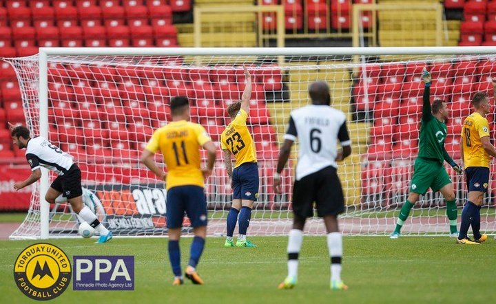 Torquay full-back forced to retire at 23