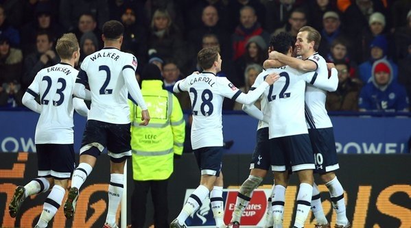 Jugadores del Tottenham, celebrando un gol. Twitter