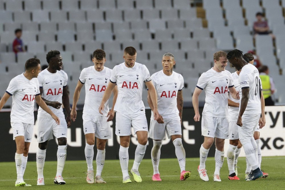 Tottenham beat Bournemouth 2-0 away. EFE