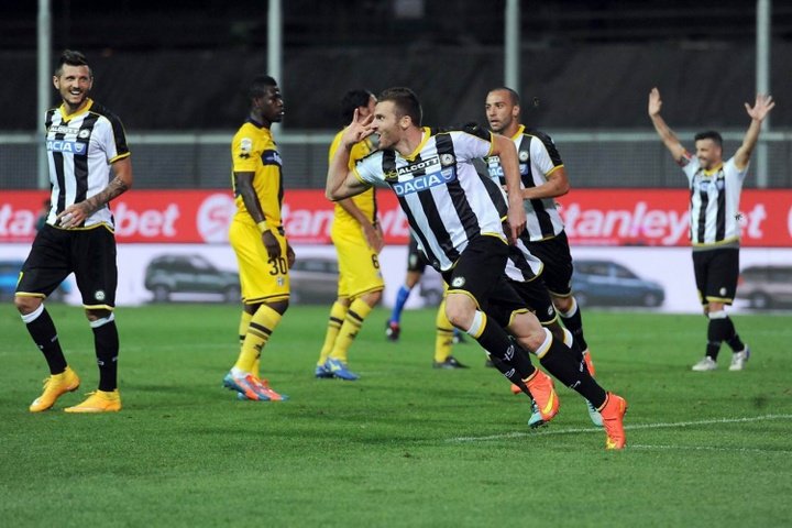 Agónico triunfo del Udinese ante un Bologna con diez