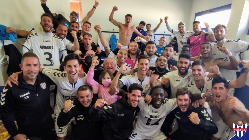 El Vélez asciende a Segunda División RFEF. VélezCFOficial