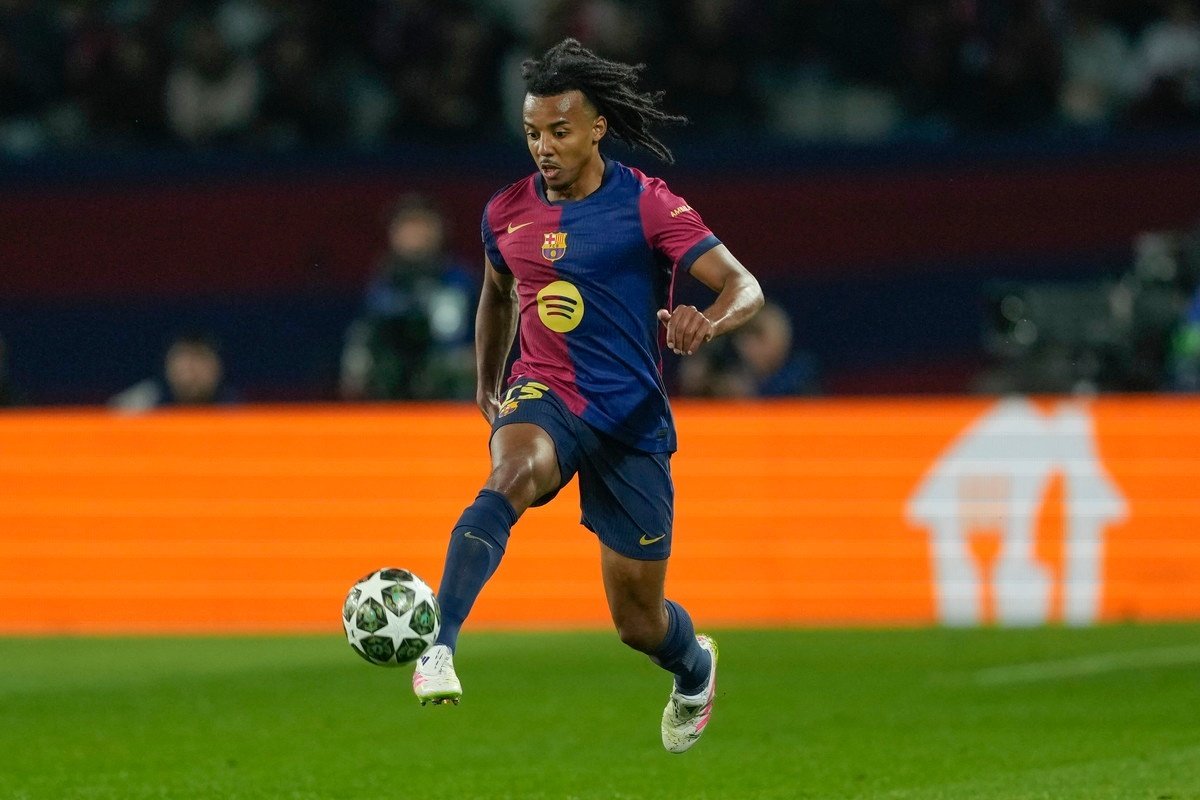 Koundé renovará hasta 2030 con el Barcelona. EFE