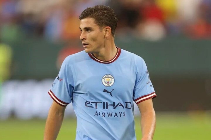 Julián Álvarez, durante un partido amistoso de pretemporada 2022-23 con el Manchester City. AFP/Arch