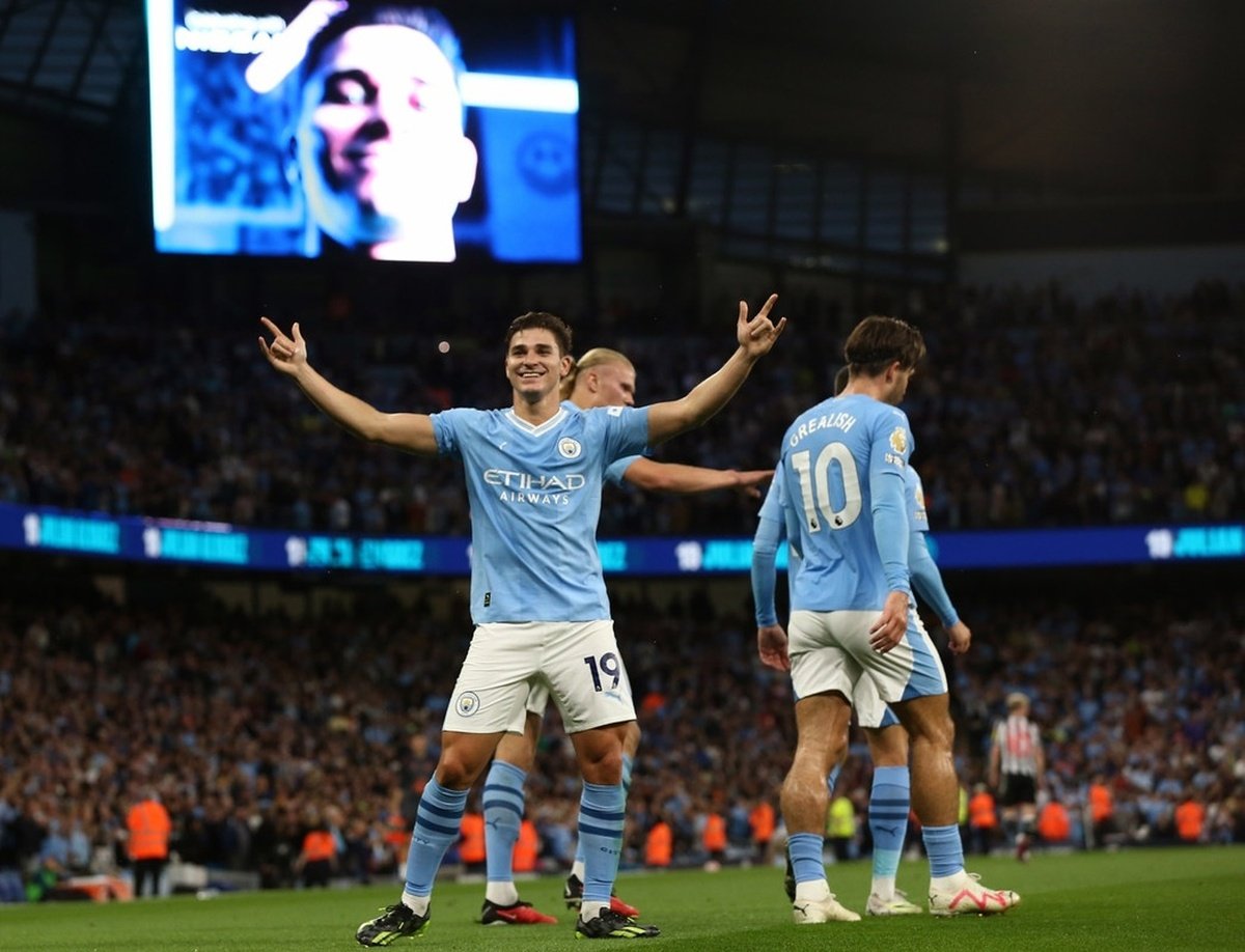 Em jogo emocionante e de seis gols, Newcastle e Manchester City empatam na  Premier League