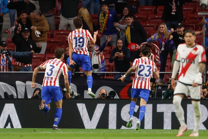 Simeone heaped praise on Julian Alvarez after the striker sank Rayo with a hat trick. EFE