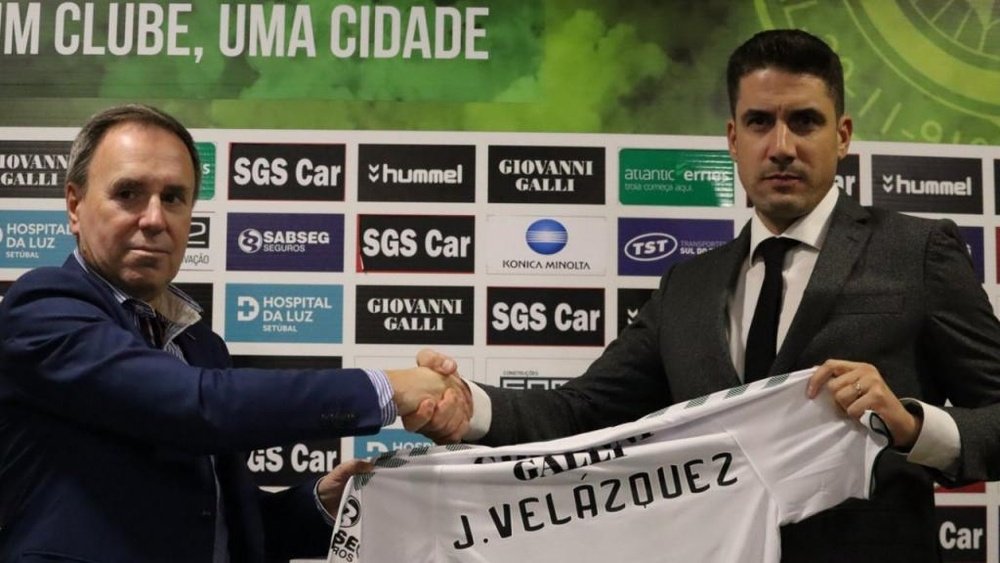 Julio Velázquez, nuevo entrenador del Vitória de Setúbal. Twitter/oficialvfc