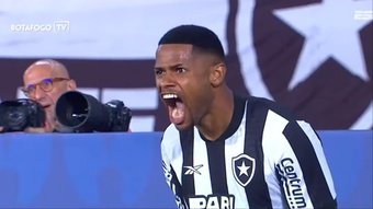 O Botafogo teve uma noite perfeita. A equipe precisava vencer o Aurora e acabou aplicando uma goleada por 6 a 0, a maior do clube na história do torneio.
