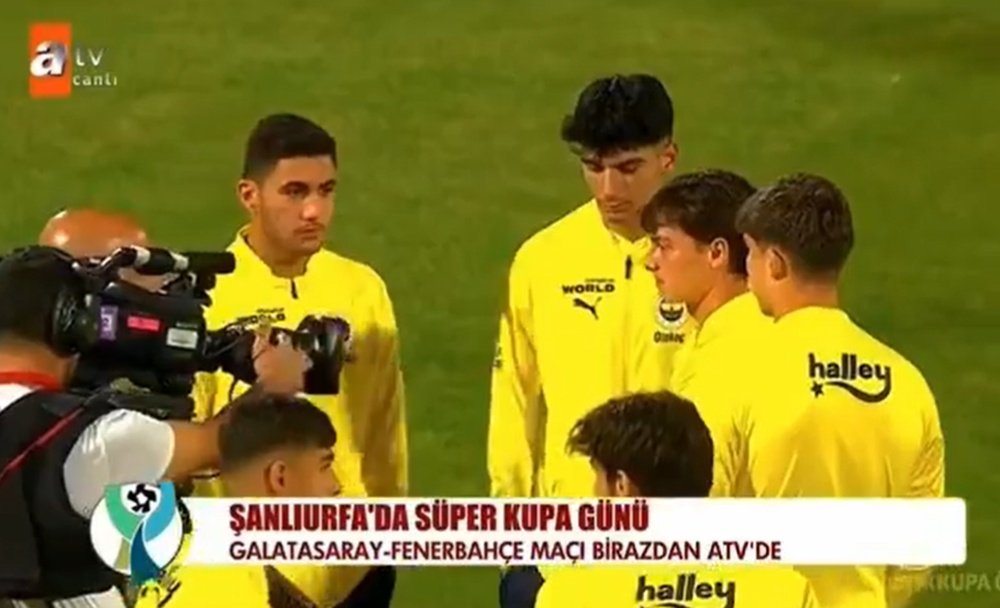 El Fenerbahçe alineó a 11 juveniles en la Supercopa. Captura/ATVCanli