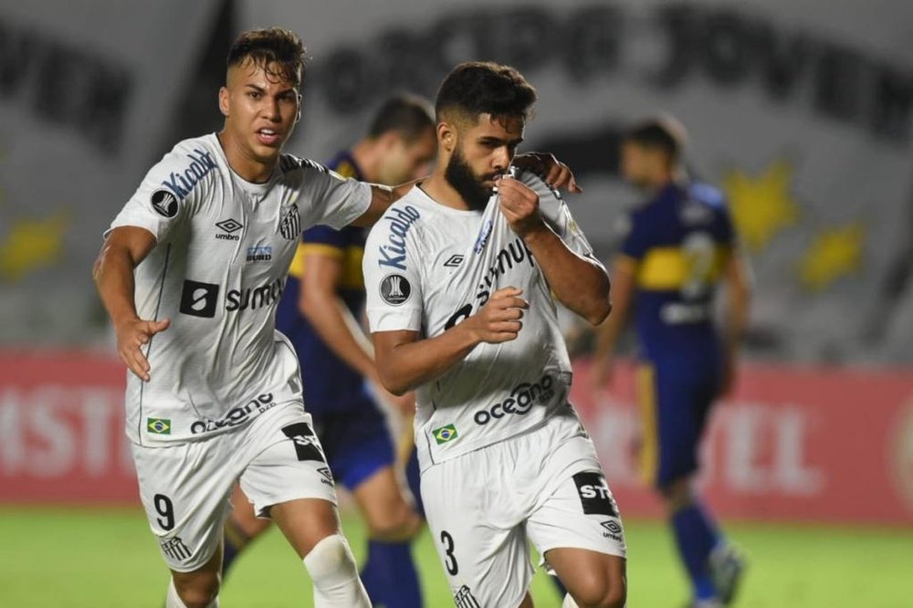 Molecada do Santos mostra personalidade e vence o Boca. Twitter @Santos