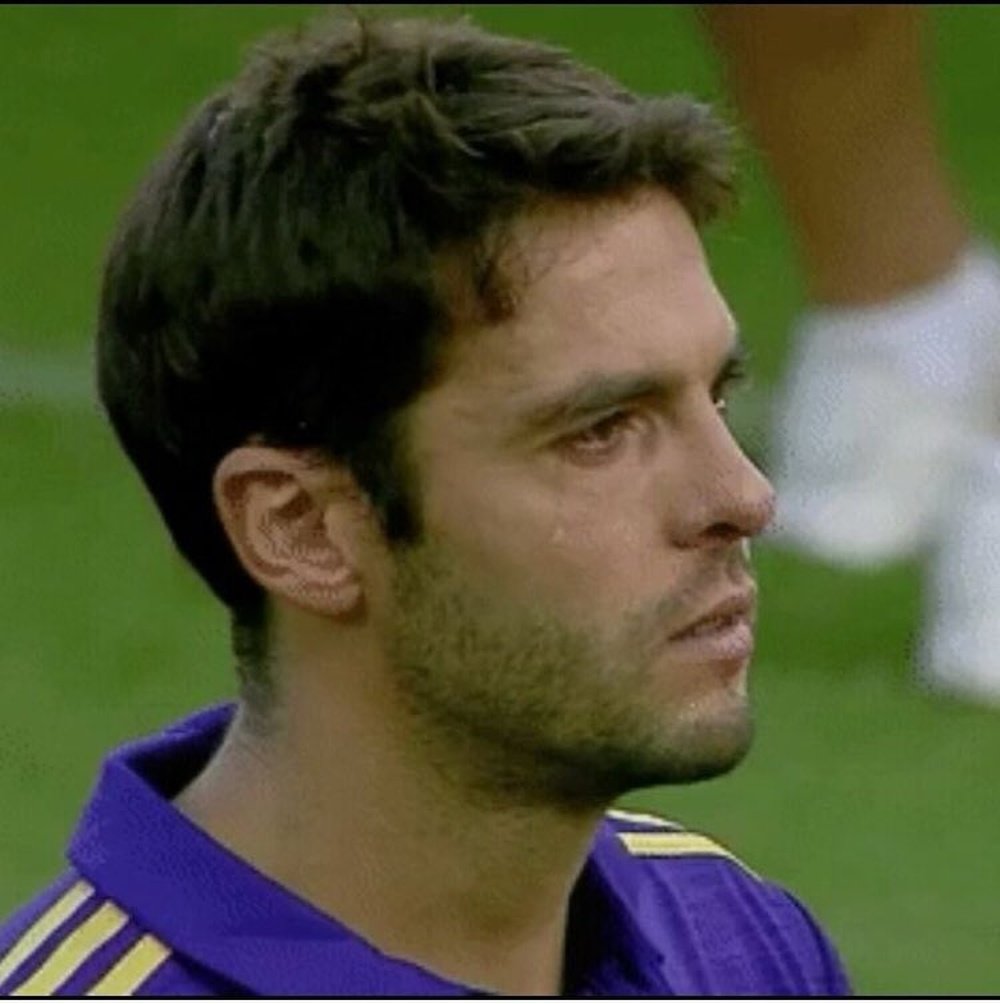 Kaká no pudo aguantar las lágrimas. Twitter