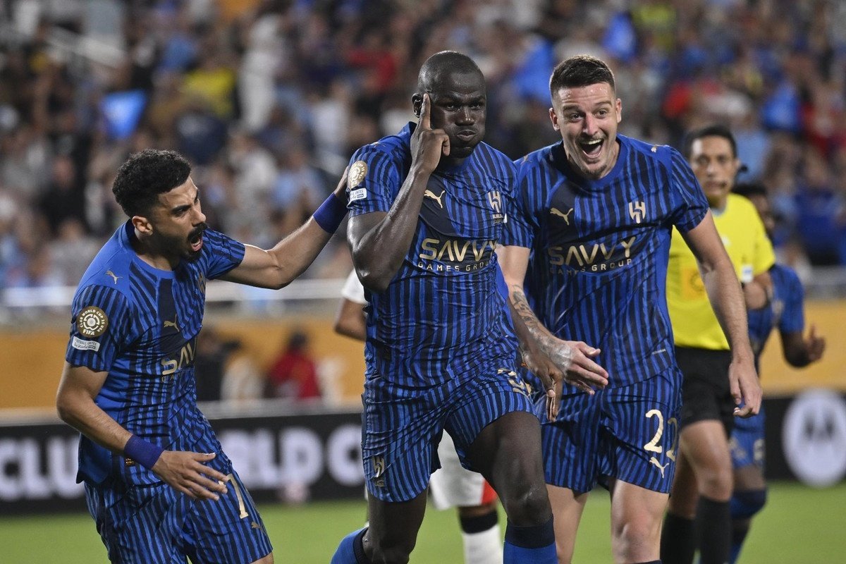 Al Hilal reach Club World Cup quarters with roller-coaster win over Man City