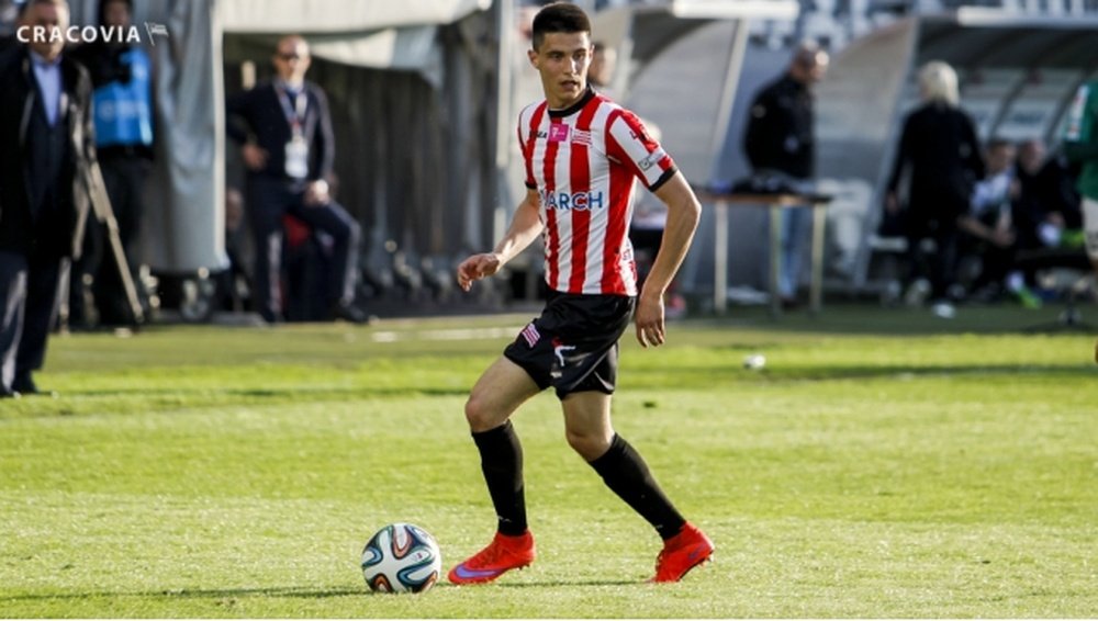 Kapustka in action for Cracovia. Cracovia