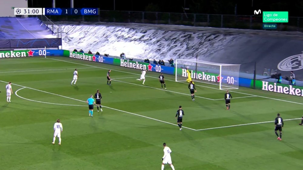 Benzema scored two very similar goals. Screenshot/MovistarLigadeCampeones