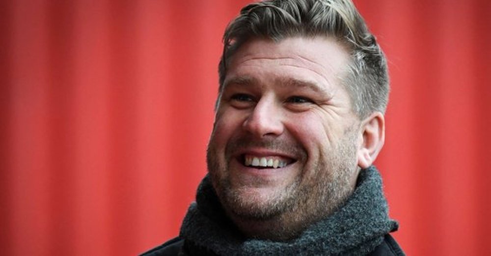 Karl Robinson has signed a new three year-deal with oxford United. Twitter/OUFCOfficial