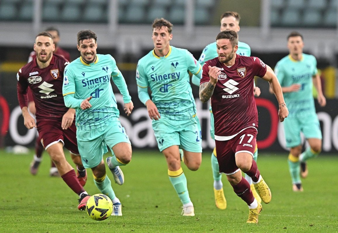 El Torino evita la resurrección del Hellas Verona