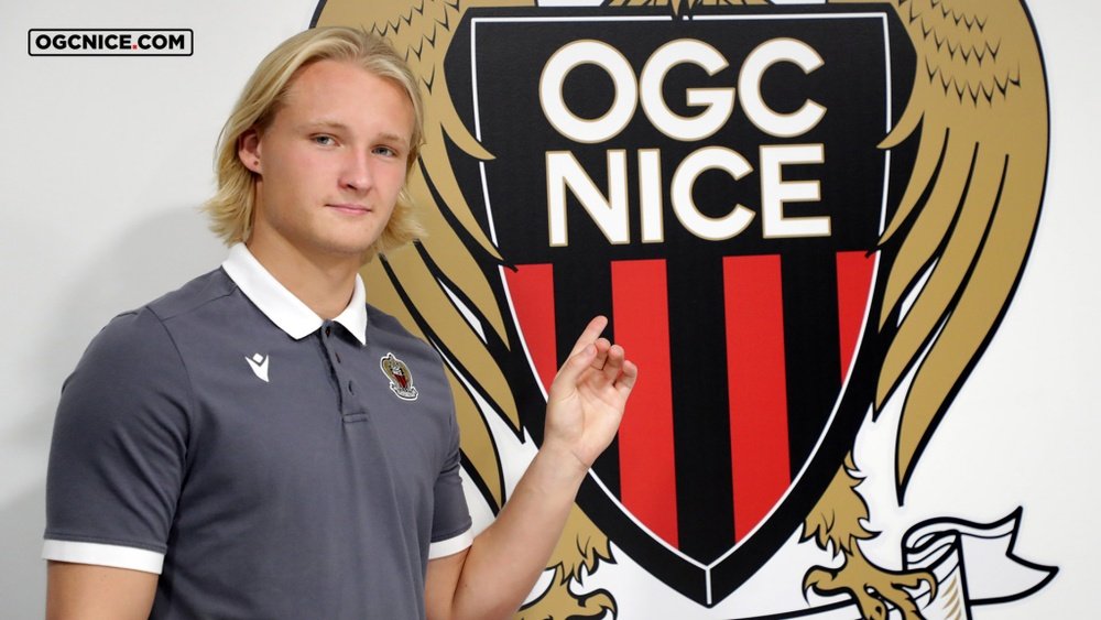 Dolberg had his watch stolen by a young academy player. OGCNice
