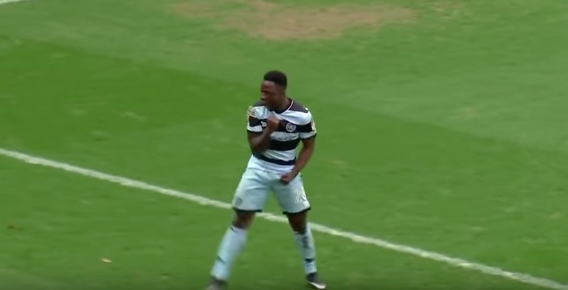 Increíble golazo de espuela en el Championship
