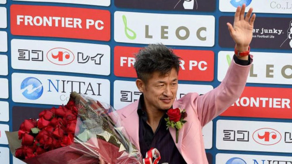 Miura inspiró a Óliver Atom y podría convertirse en el jugador más veterano de la historia. AFP