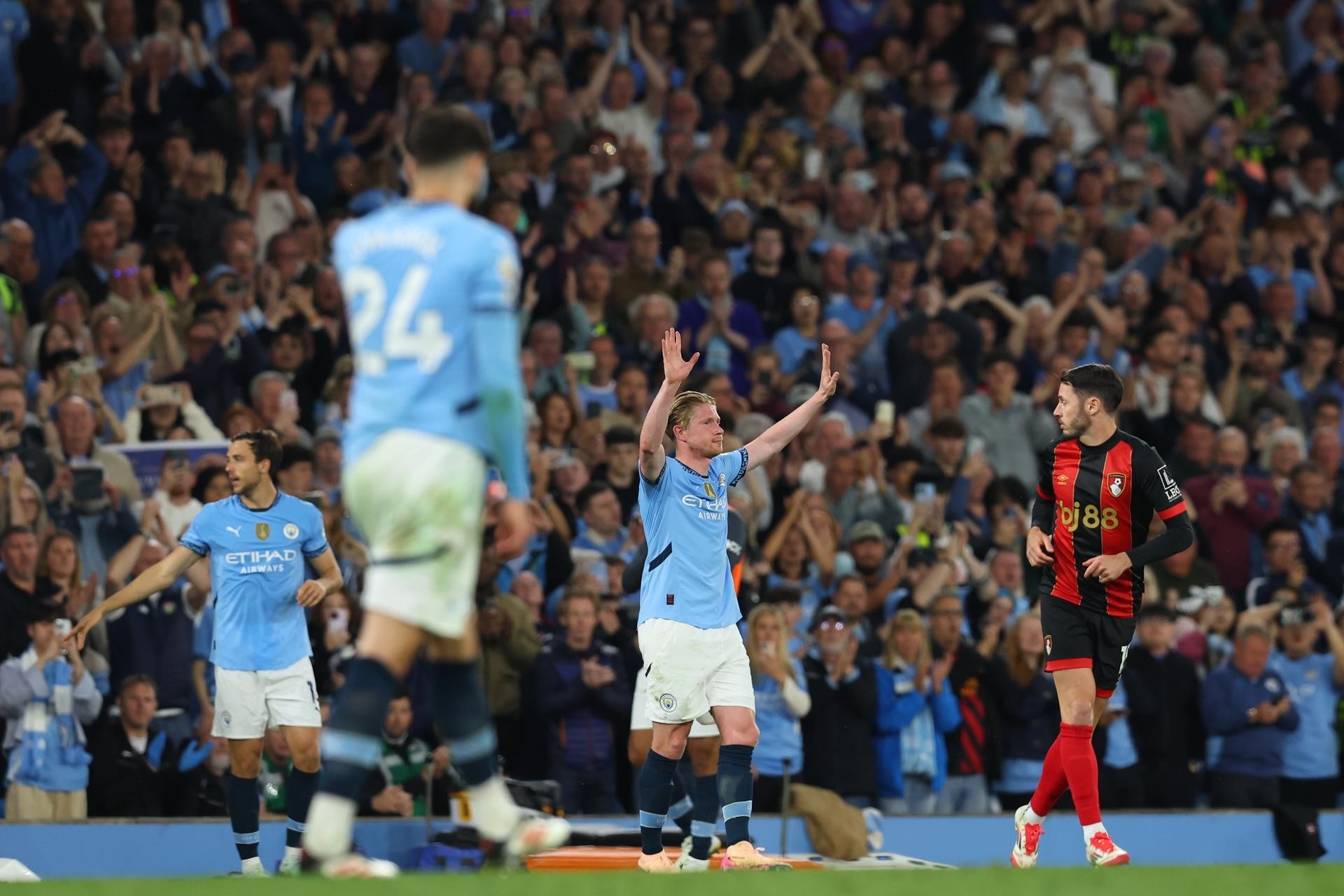 El Manchester City venció por 3-1 al Bournemouth. EFE