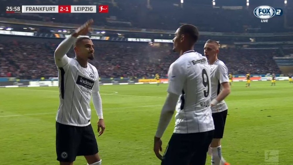 Boateng anotó el 2-1 para el Eintracht Frankfurt. Captura/FoxSports