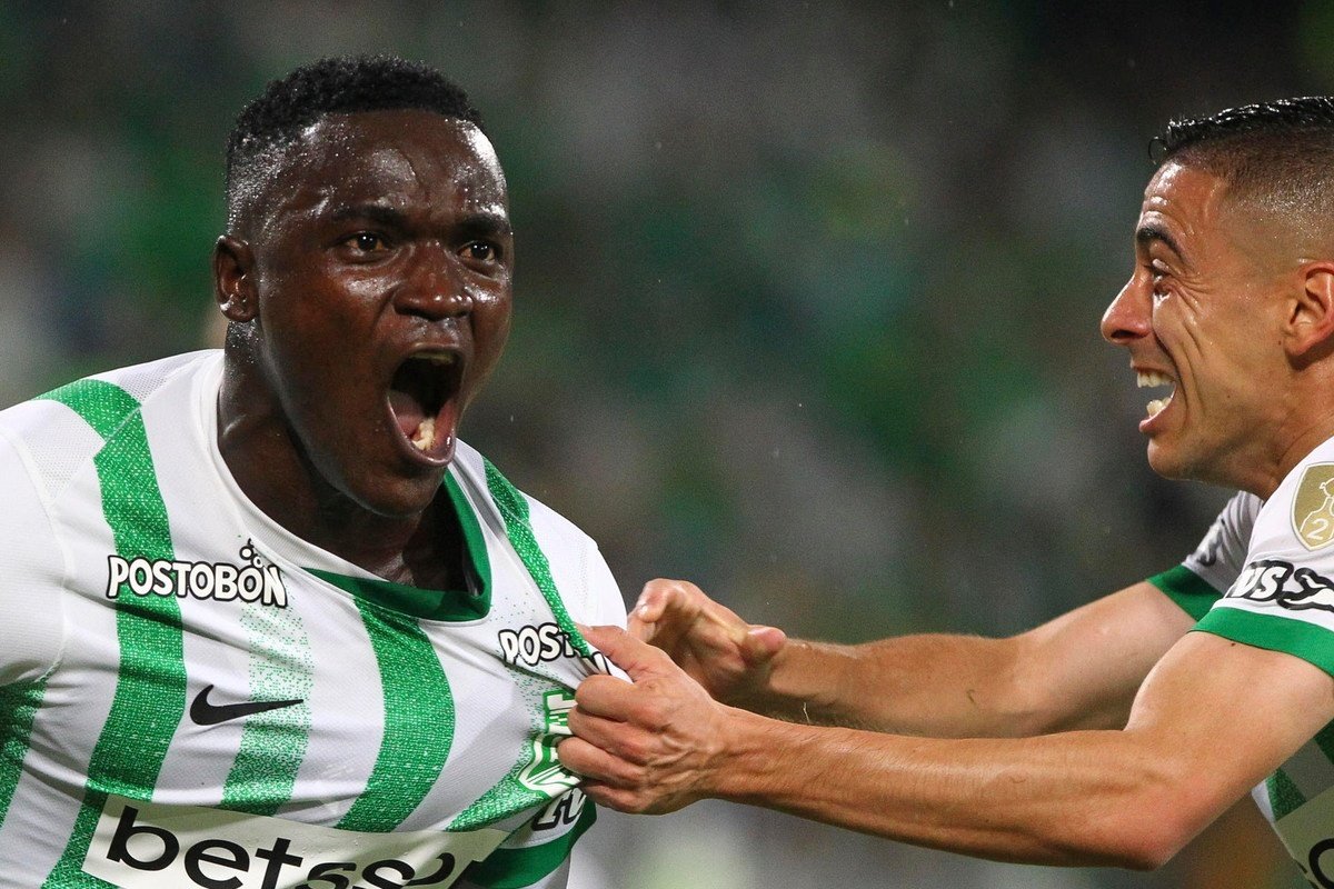 Un triunfo importante en el Girardot de Atlético Nacional ante Llaneros (2-1) le coloca como puntero a falta de un partido de América de Cali.