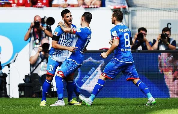 Kevin Volland, del Hoffenheim, celebra con sus compañeros el gol más rápdio de la historia de la Bundesliga. Twitter