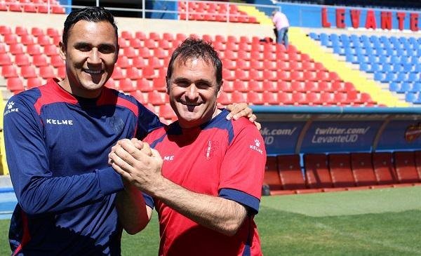 Keylor Navas, portero del Real Madrid, y Llopis, nuevo preparador del arquero. Twitter