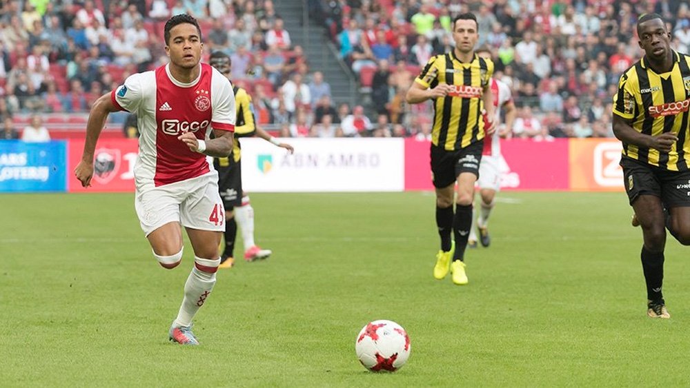 Kluivert é uma das grandes pérolas atuais do Ajax. AFCAjax