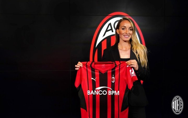 Kosovare Asllani, nueva jugadora del Milan. Twitter/acmilan
