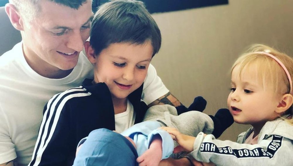 Toni Kroos presentó a su tercer hijo. Instagram
