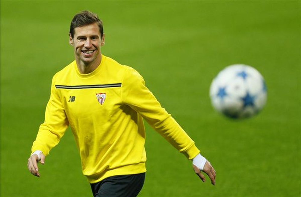 Krychowiak has been identified as a Man United target. Twitter