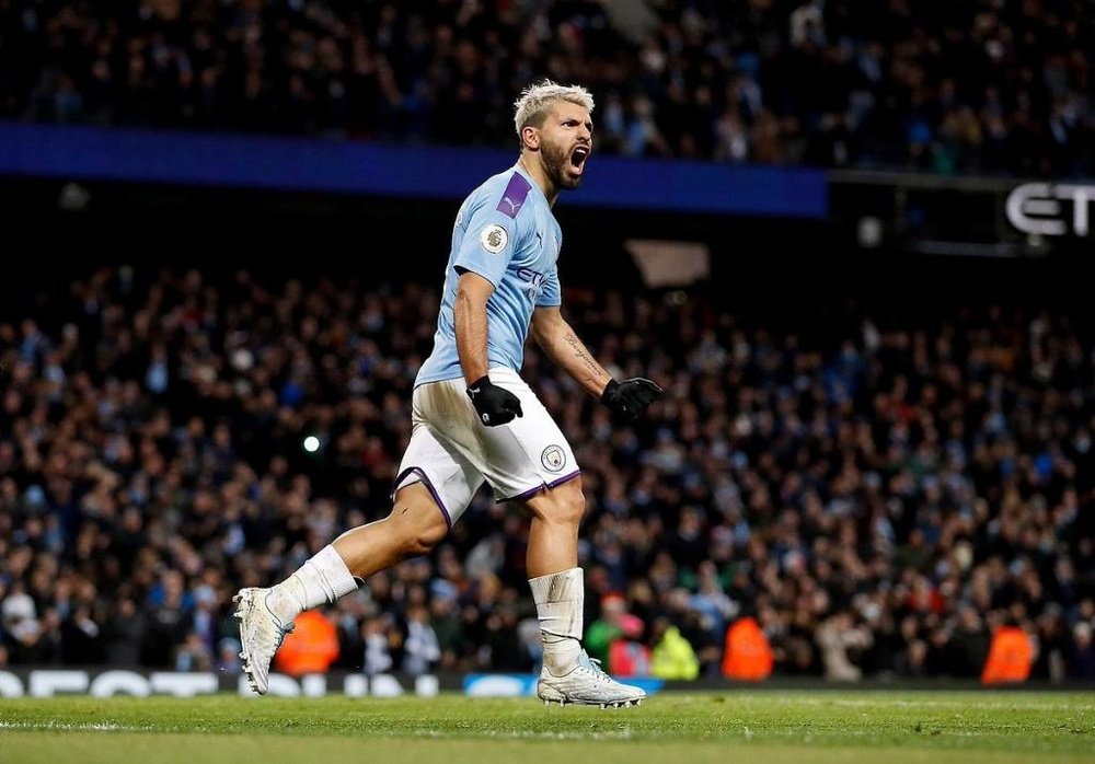 Defederico brinca com o gosto de Agüero com as mulheres. Twitter/ManCity