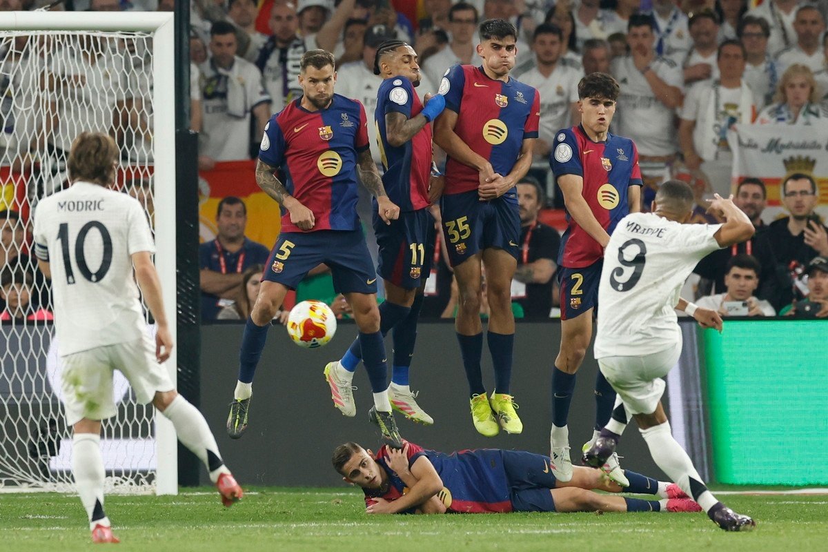 Así es el camino de Barça y Madrid por lograr y chafar el triplete