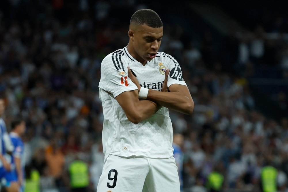 Mbappe has suffered a thigh injury on Tuesday in the game against Deportivo Alaves. EFE