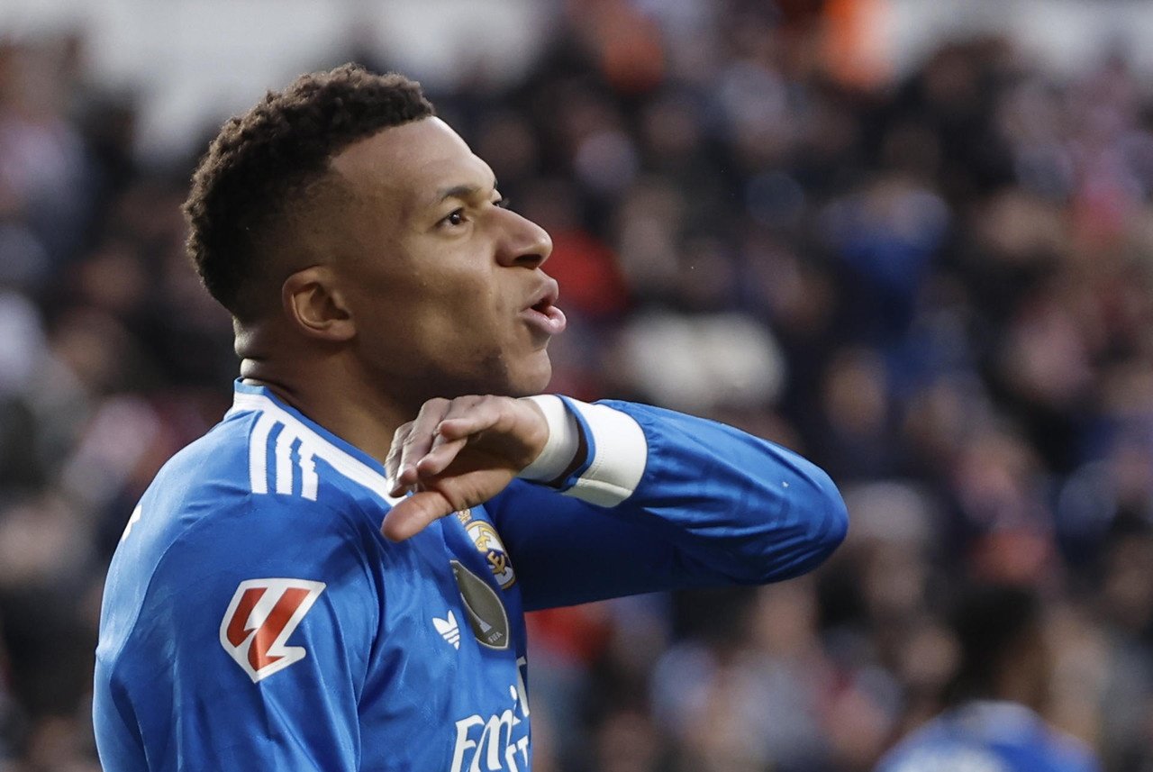 El Madrid pincha más de lo que gana cuando Mbappé. EFE