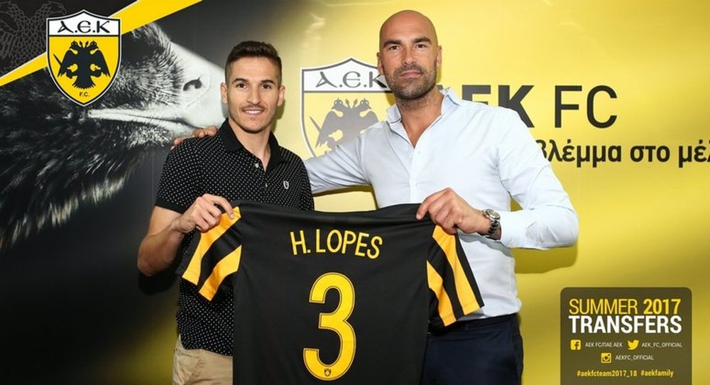 L'AEK Athènes annonce un accord avec Hélder Lopes. AEKFC