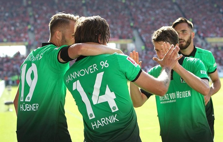 El Hannover alcanza el liderato tras derrotar al Hamburgo
