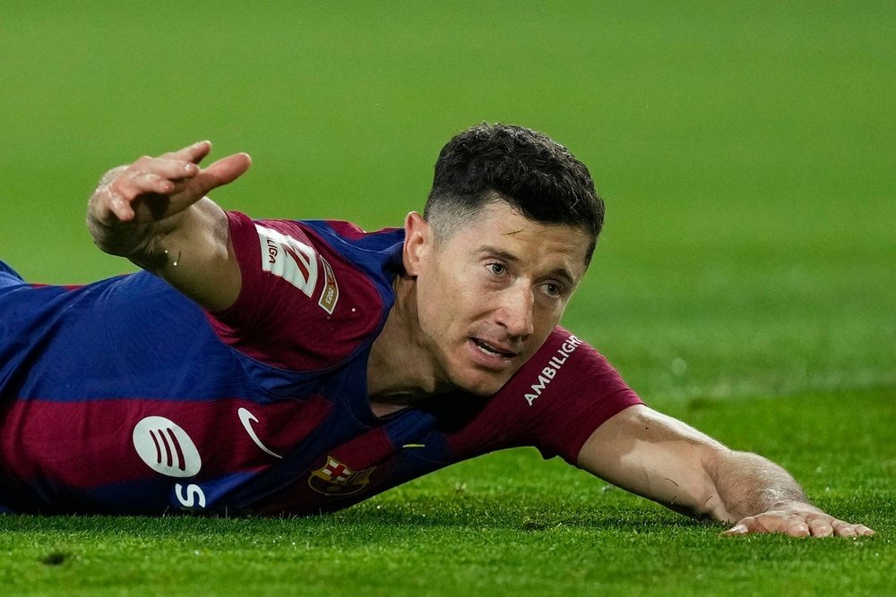 Lewandowski resgata o Barça com um 'hat-trick'. EFE