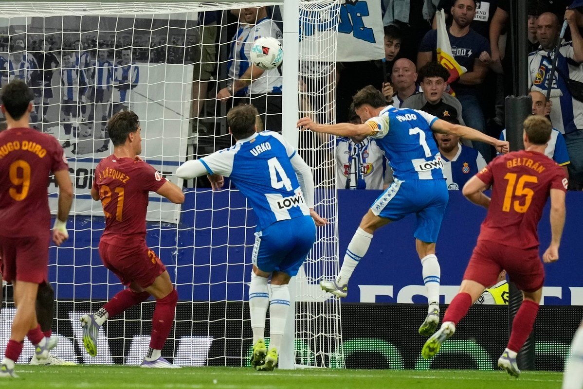 Puado premia la fe y deja al Valencia en la orilla