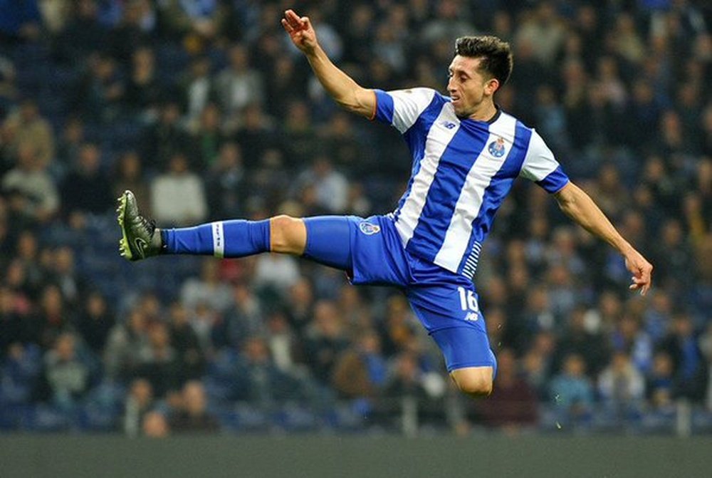 Napoli have moved into pole position to sign Mexico international Hector Herrera. Twitter