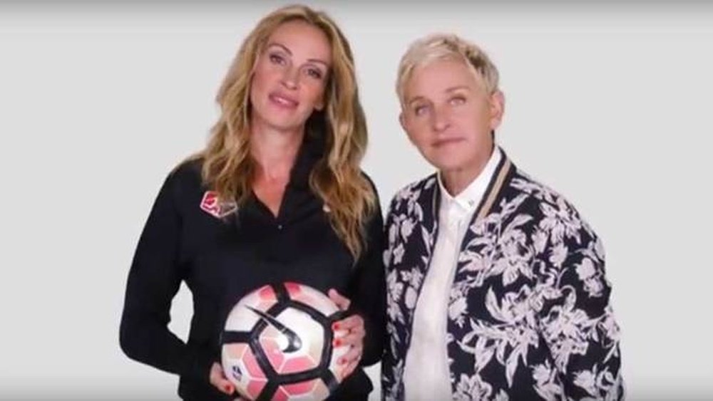 La actriz Julia Roberts y la presentadora Ellen DeGeneres apuestan por el fútbol femenino. Lifetime