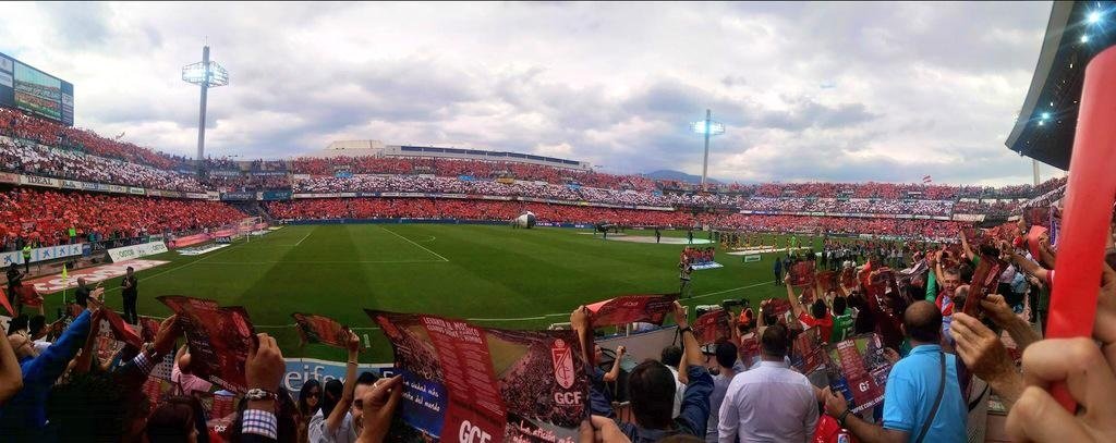 La afición del Granada realizando un tifo en su estadio en un partido de la pasada temporada. Twitter