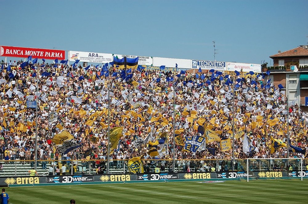La afición del Parma, en el estadio Ennio Tardini. Verdi85