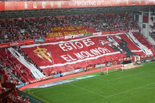 La afición del Sporting de Gijón han pedido una junta extraordinaria de accionistas. Twitter