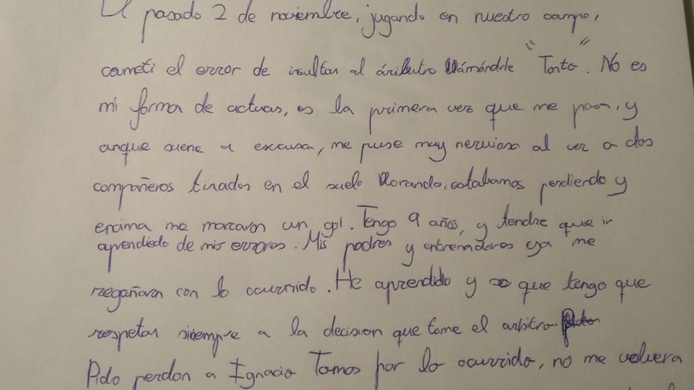 Un niño pidió disculpas a un árbitro de Málaga por increparle tras expulsarle. Twitter/Plataforma090