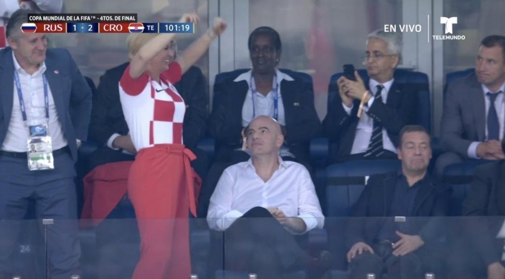 La presidenta de Croacia celebró el segundo gol de Croacia por todo lo alto. TeleMundo