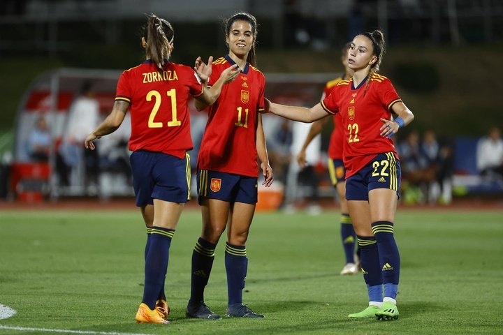 España goleó a Ucrania por 5-0. EFE